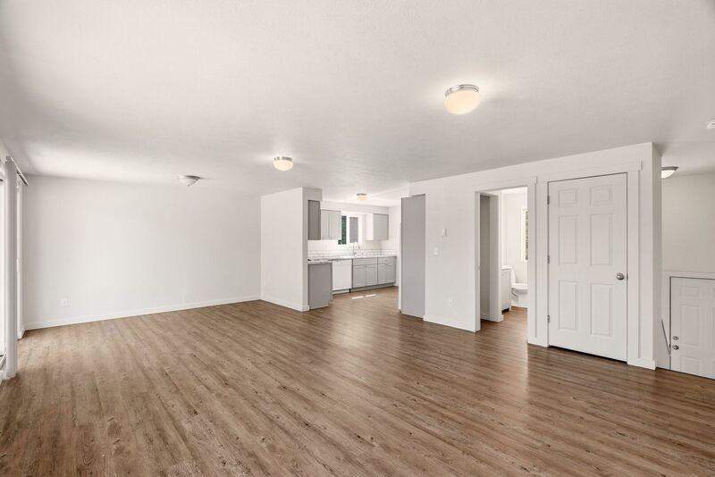 10923 E 16th Ave - Photo 4 of 29