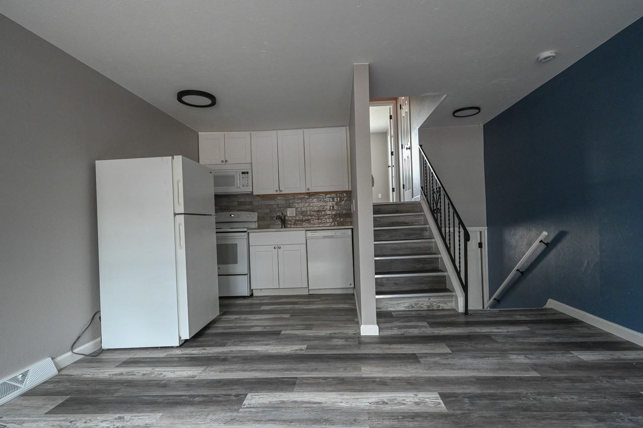 1220 Allison Street - Photo 4 of 40