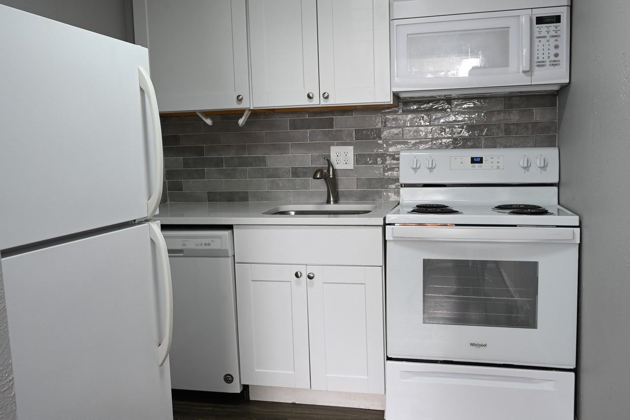 1220 Allison Street - Photo 5 of 40
