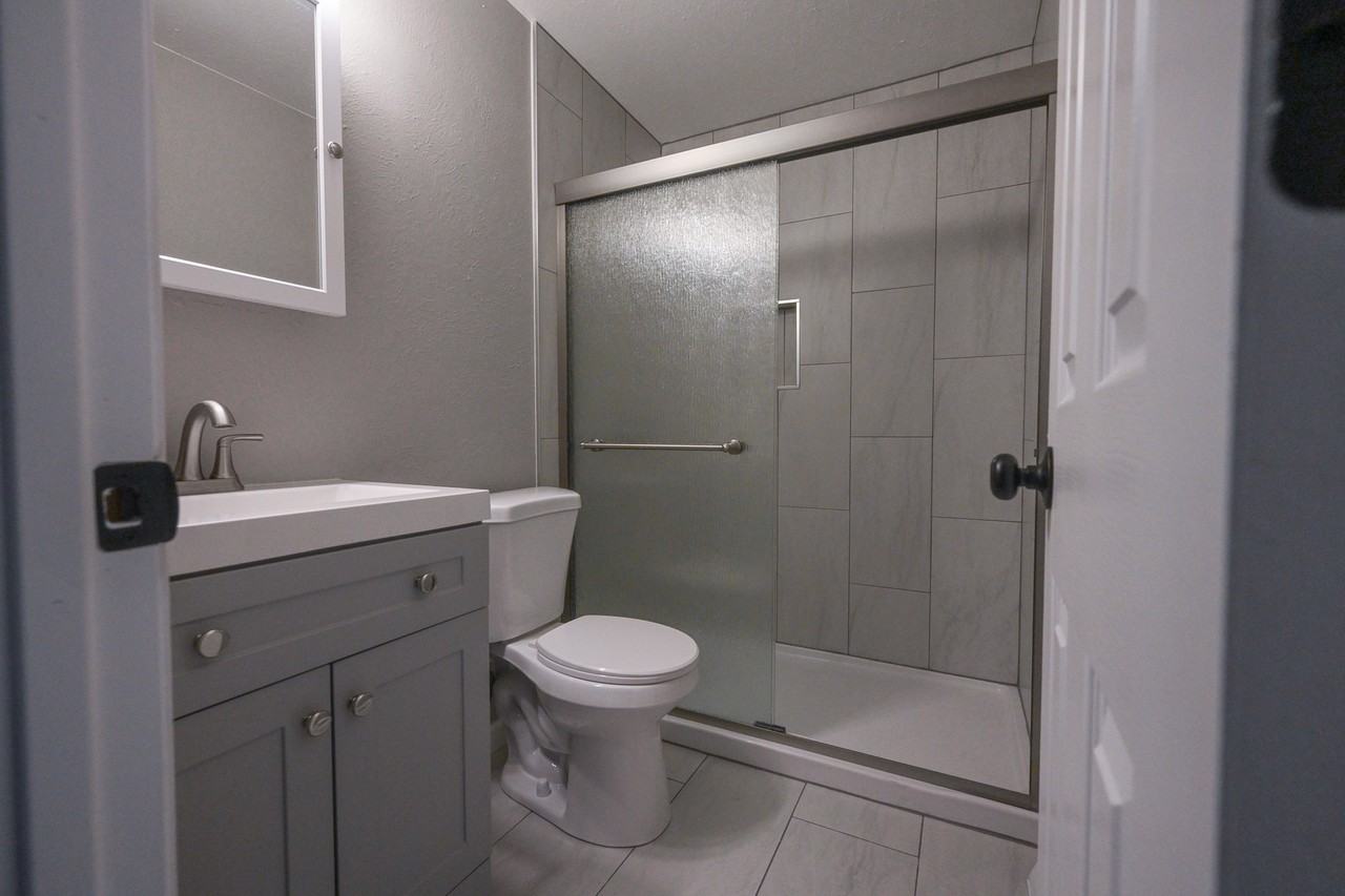1220 Allison Street - Photo 7 of 40