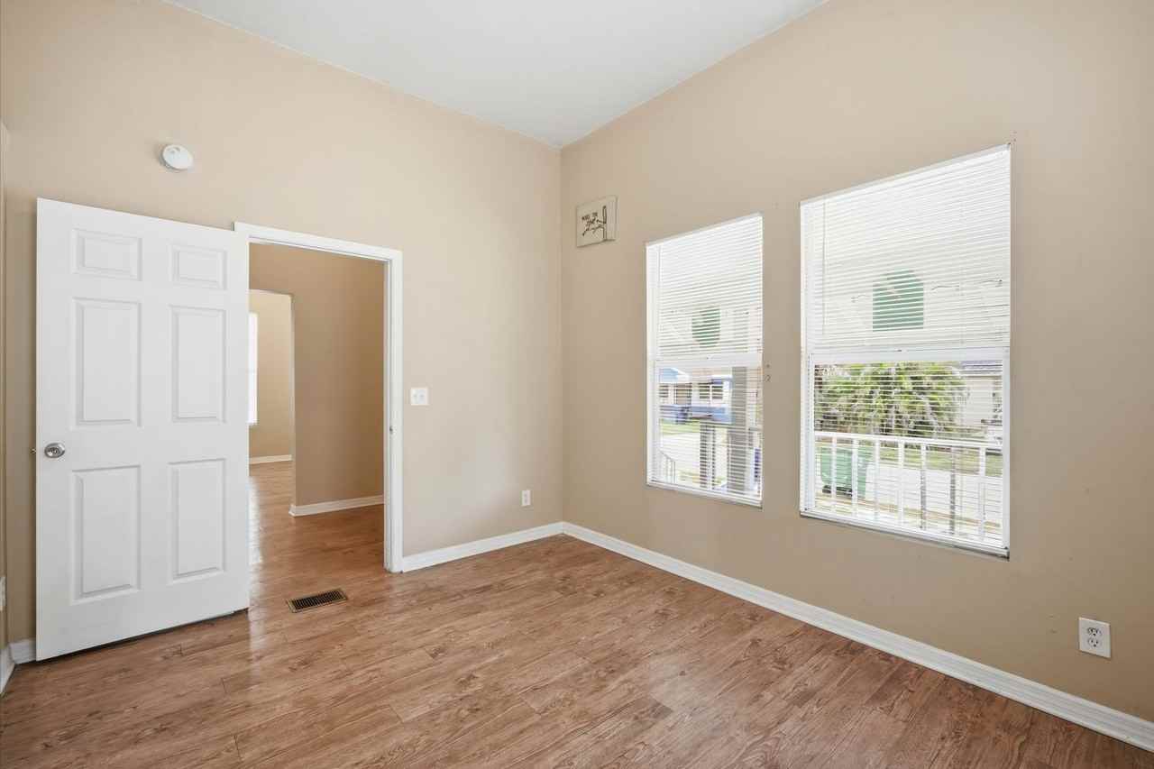 2411 E 18th Ave - Photo 7 of 23