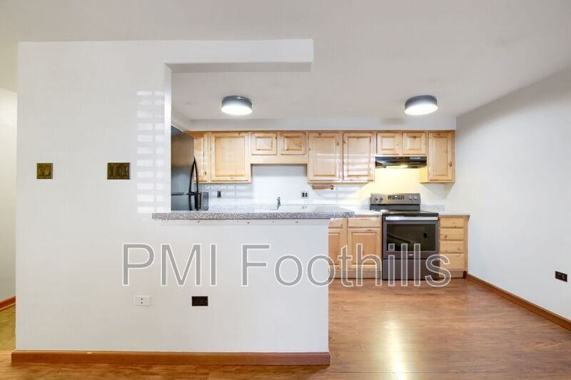 701 N Pearl St #101 - Photo 4 of 11
