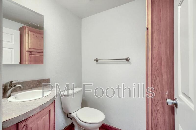 701 N Pearl St #101 - Photo 7 of 11