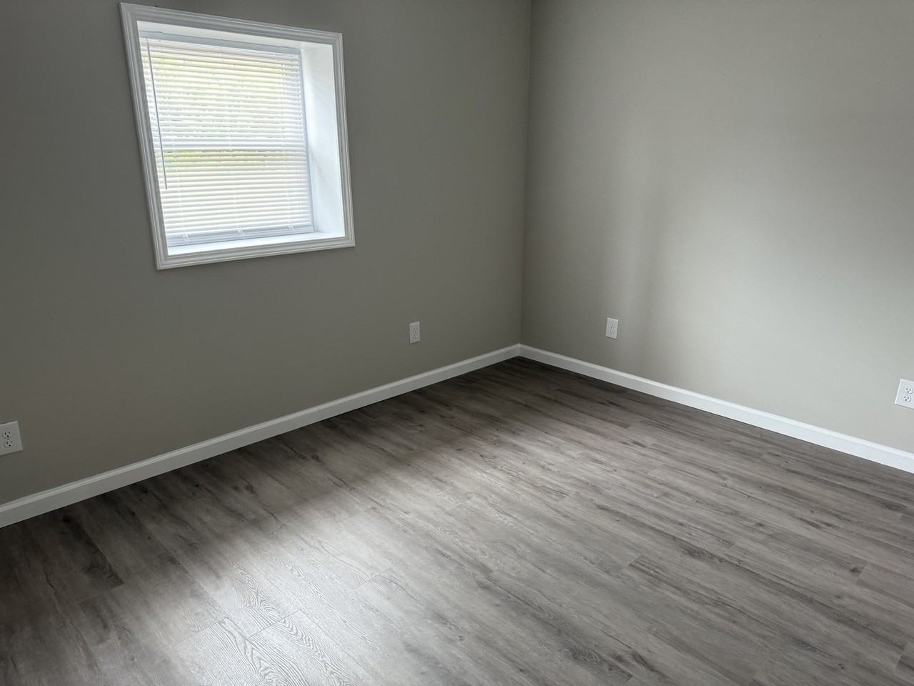 1309 Main Street East - Photo 3 of 9