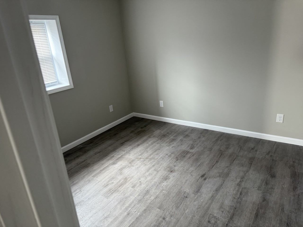 1309 Main Street East - Photo 6 of 9