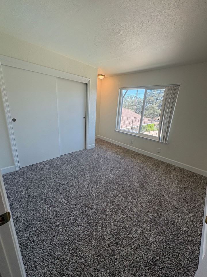 River's Bend Apartments - Photo 3 of 9
