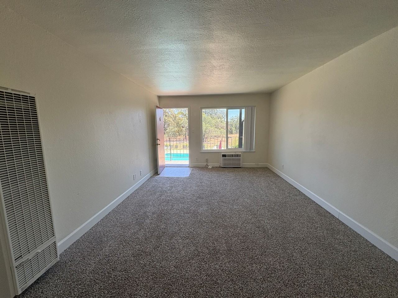 River's Bend Apartments - Photo 6 of 9