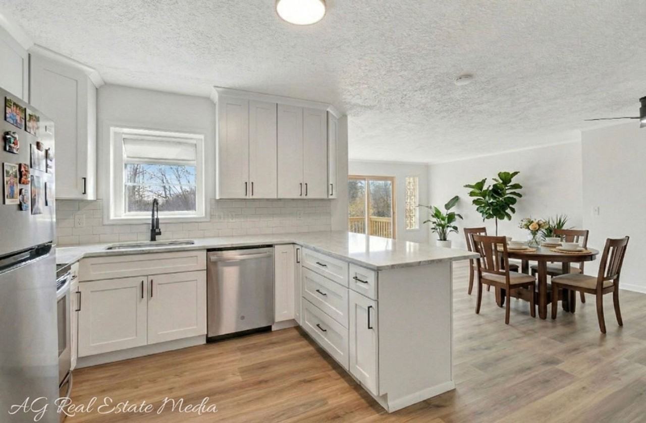 4220 Boudinot Ave - Photo 3 of 11