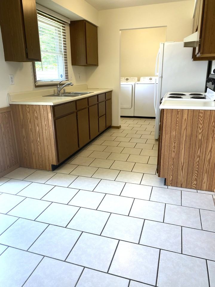2101 Somerset Dr - Photo 2 of 14