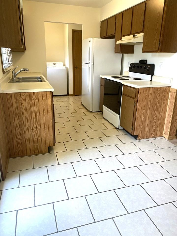 2101 Somerset Dr - Photo 3 of 14