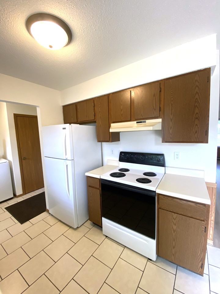 2101 Somerset Dr - Photo 4 of 14