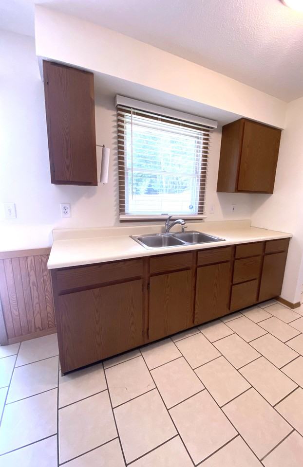 2101 Somerset Dr - Photo 5 of 14