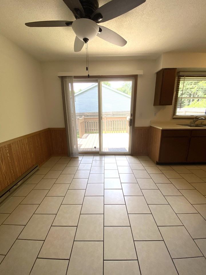 2101 Somerset Dr - Photo 6 of 14