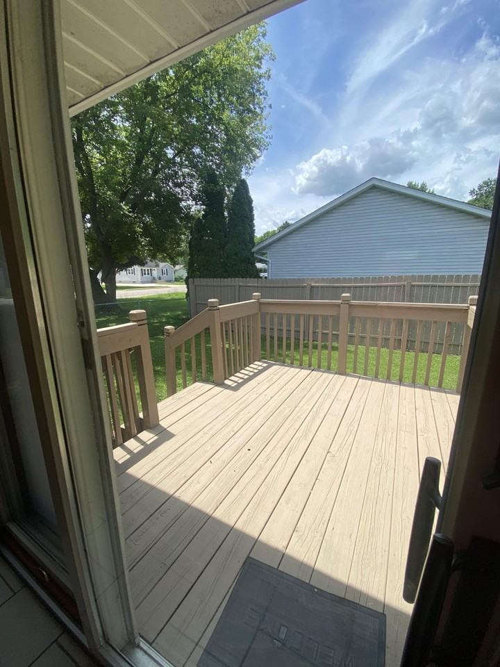 2101 Somerset Dr - Photo 7 of 14