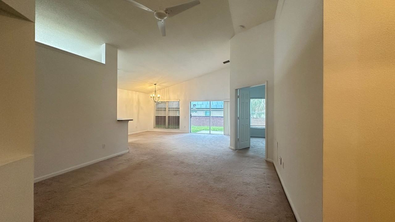 1709 Pine Bay Dr - Photo 5 of 35