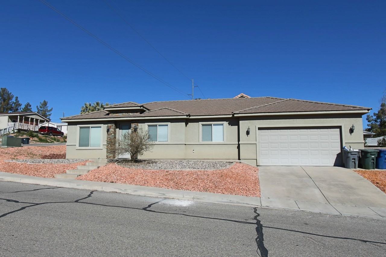 2761 E 175 N - Photo 4 of 17