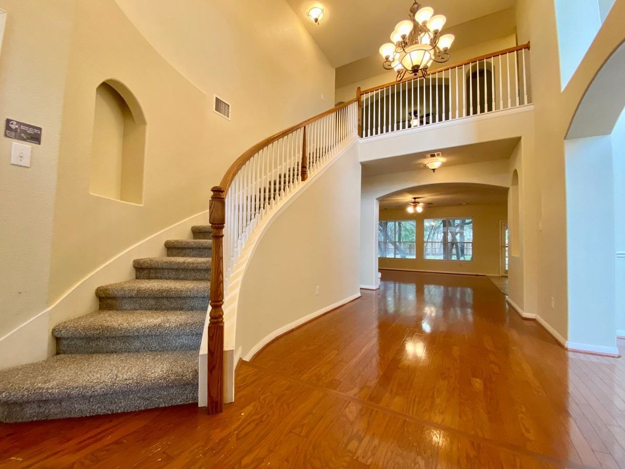 2314 Zoa Dr - Photo 3 of 41