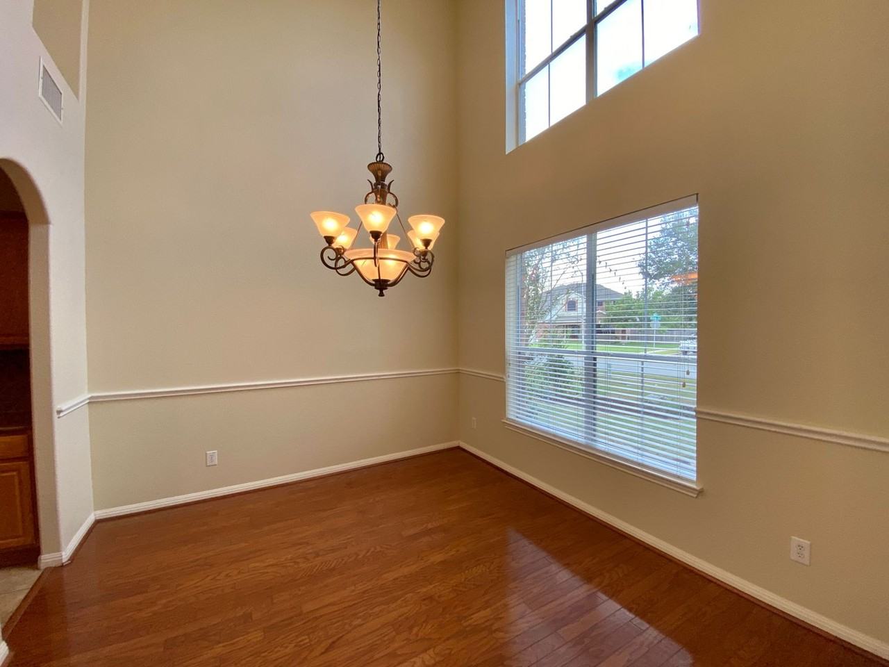 2314 Zoa Dr - Photo 5 of 41