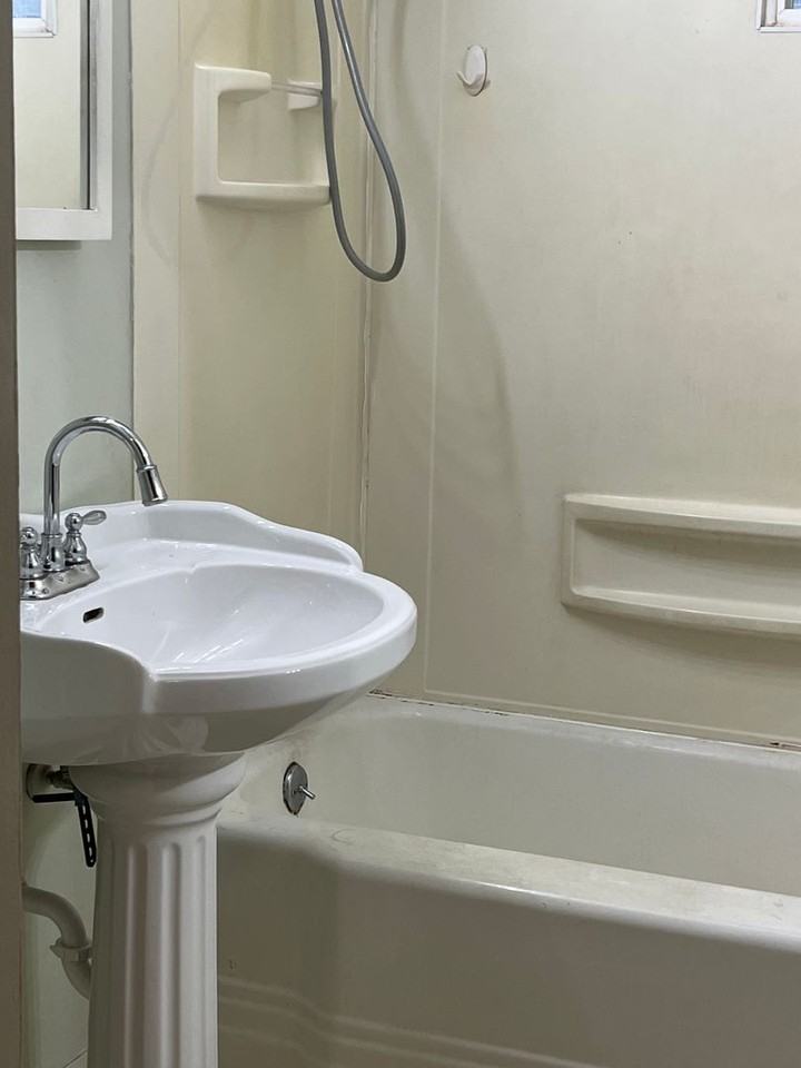 703 N 21st St - Photo 6 of 9