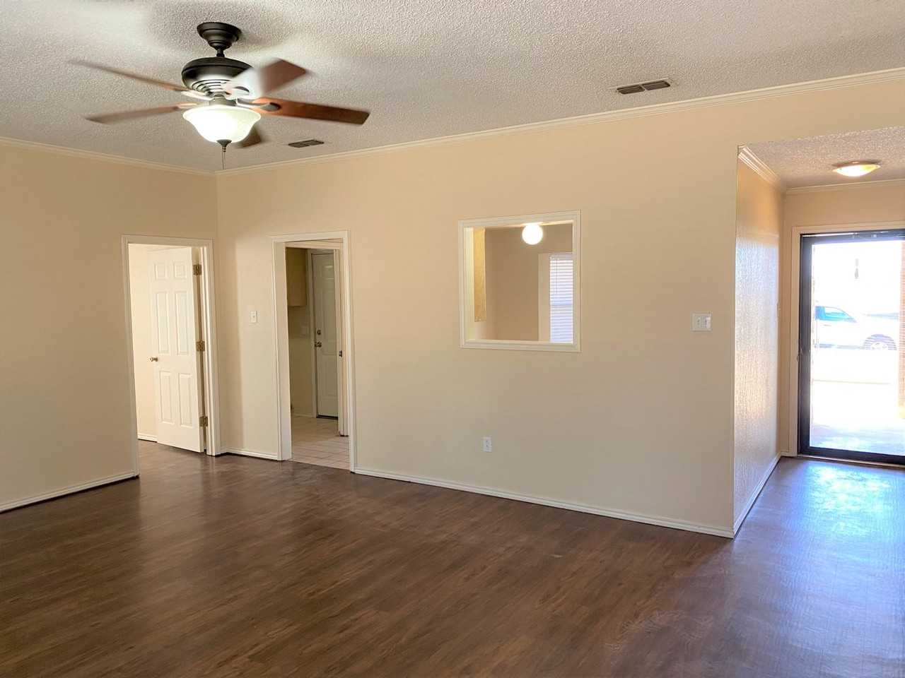 6845 Iola Ave - Photo 4 of 18