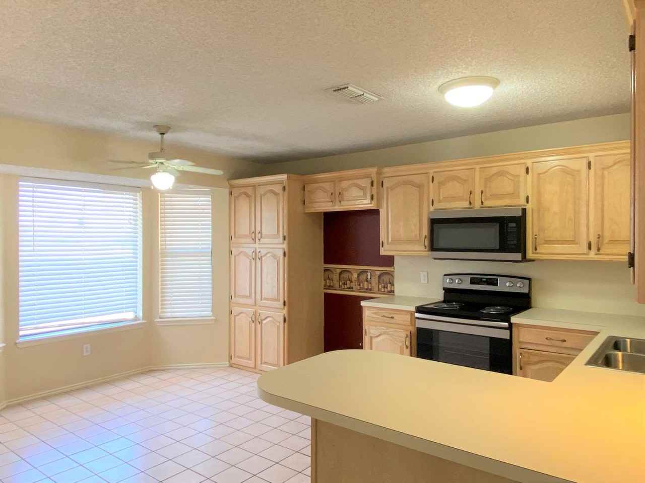 6845 Iola Ave - Photo 5 of 18