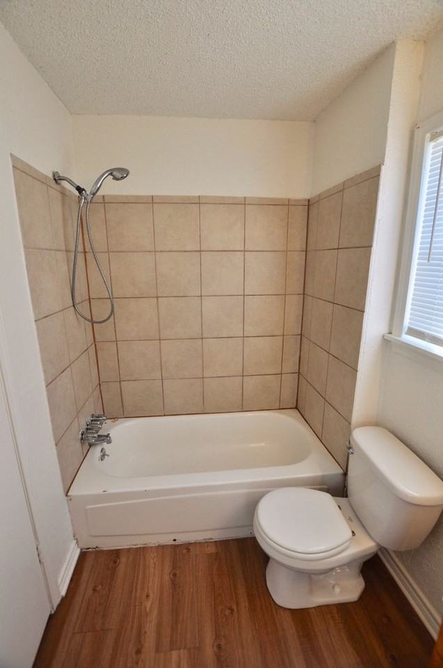 511 N Merrimac St - Photo 6 of 9