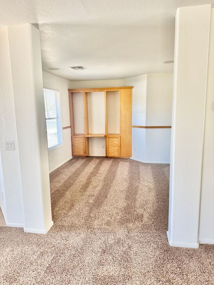 2106 W Alta Vista Rd - Photo 7 of 36