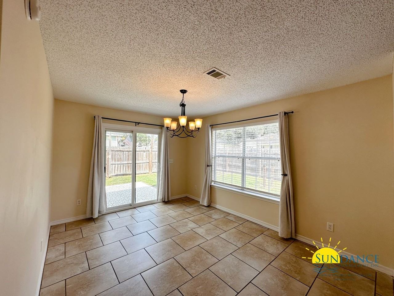 634 Jerrells Ave - Photo 6 of 25