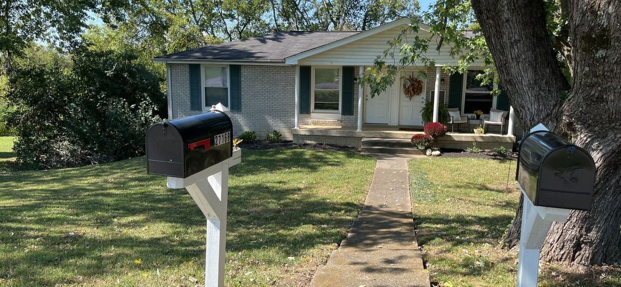 2716B Donna Hill Dr - Photo 2 of 11