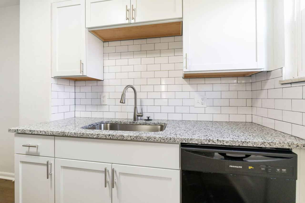 4040 Halsey Pl - Photo 2 of 21