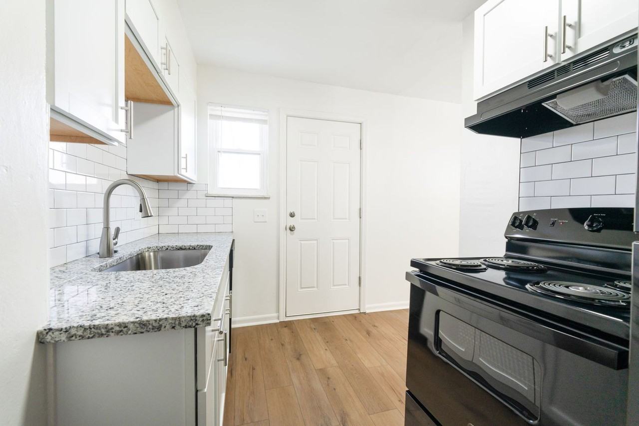 4040 Halsey Pl - Photo 3 of 21
