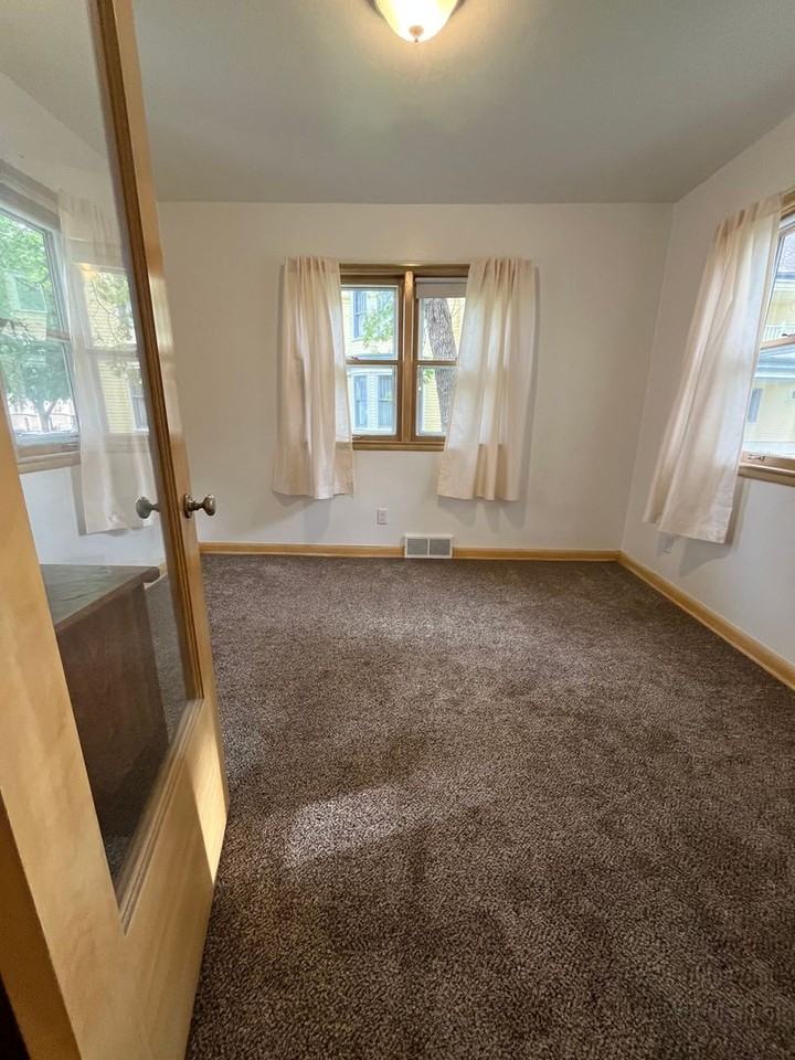 107 S Duluth Ave #1 - Photo 7 of 22