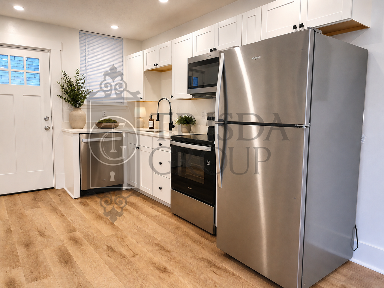1540 Fallowfield Ave - Photo 3 of 29
