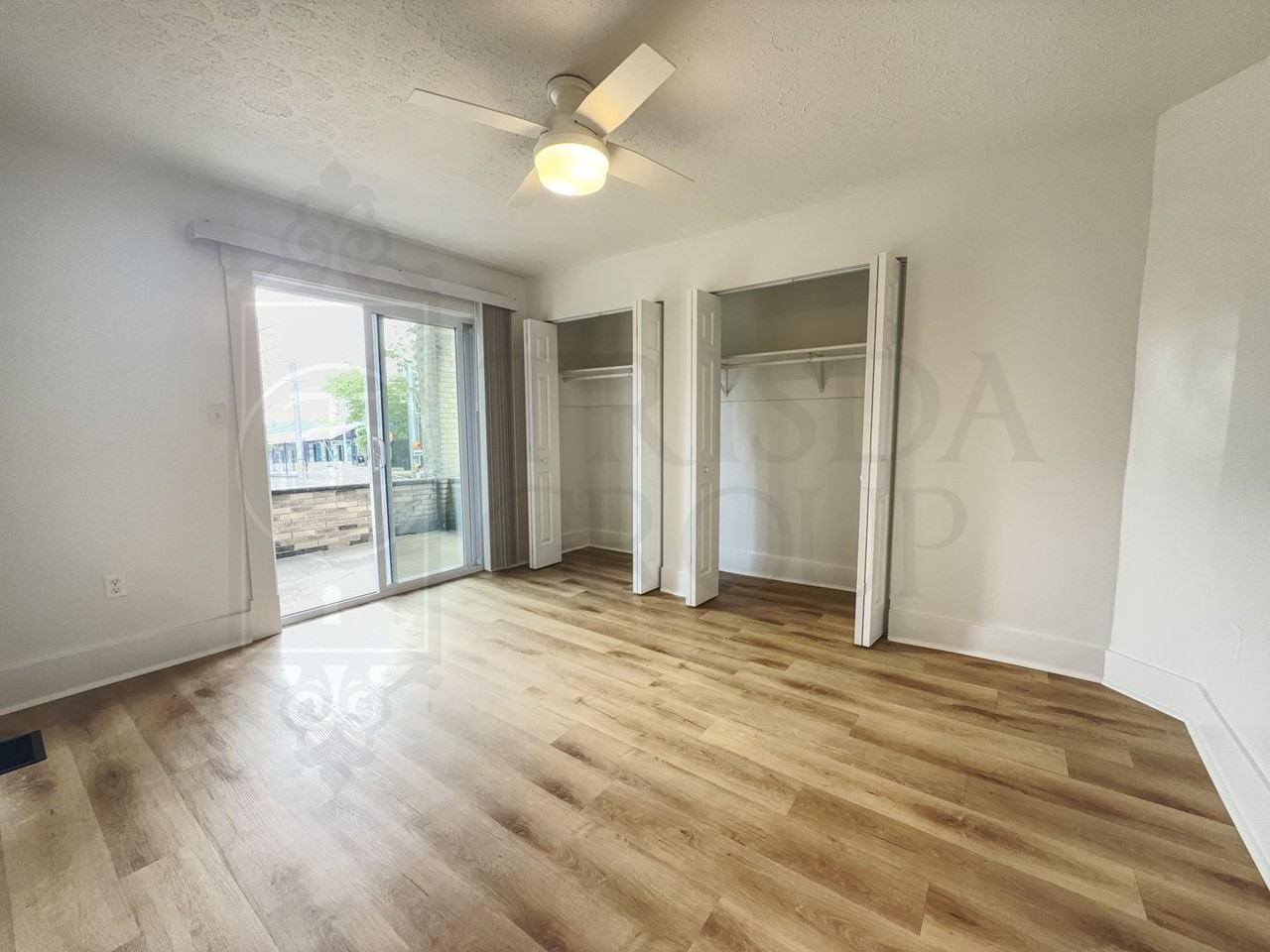 1540 Fallowfield Ave - Photo 6 of 29