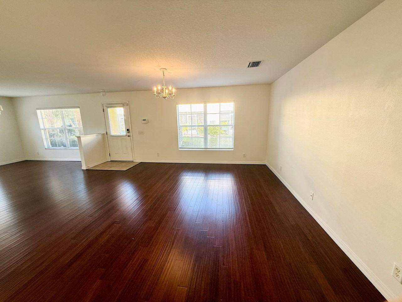 3846 Mandalay Dr - Photo 6 of 30