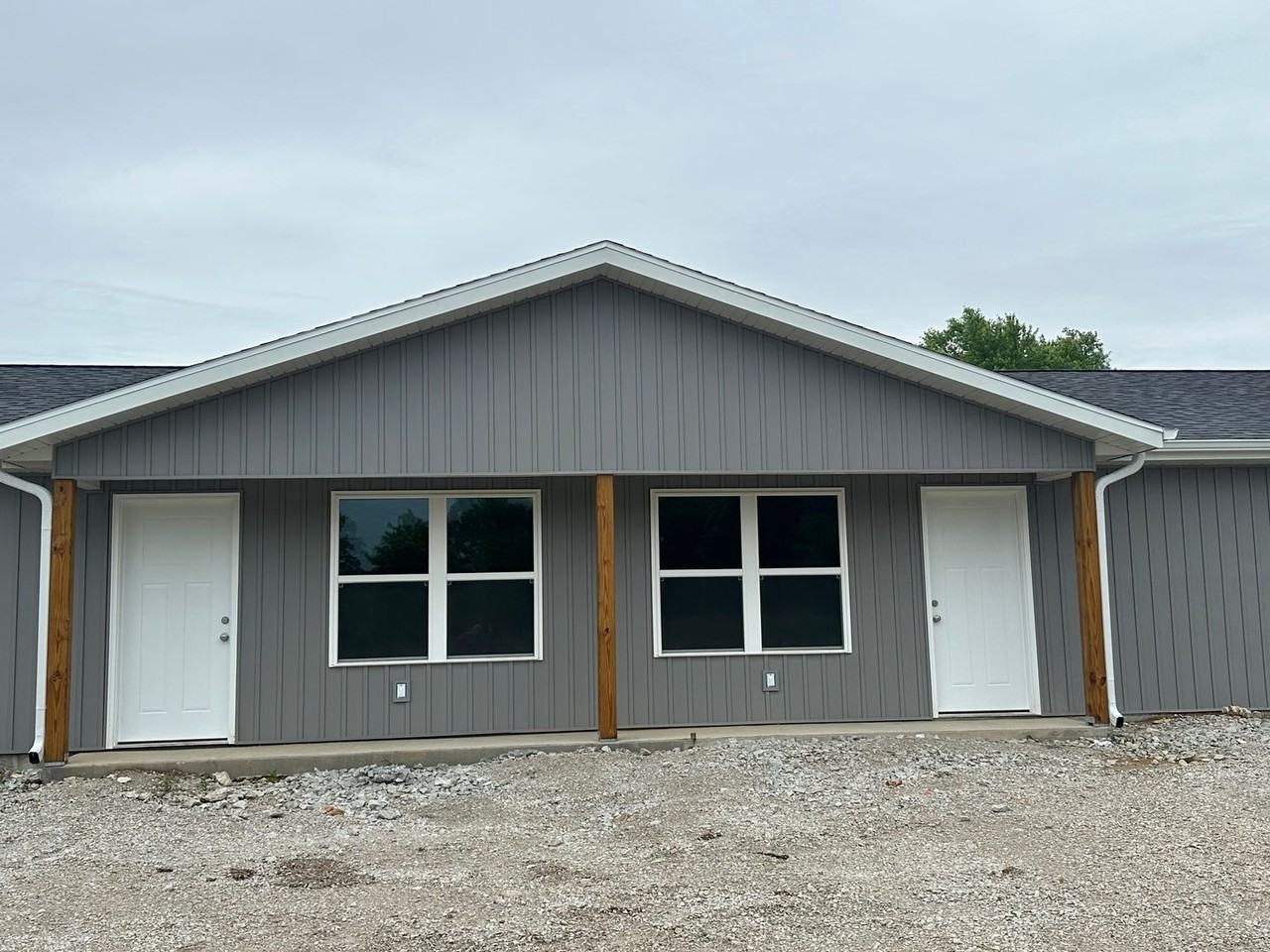 512 N Oak St - Photo 2 of 12