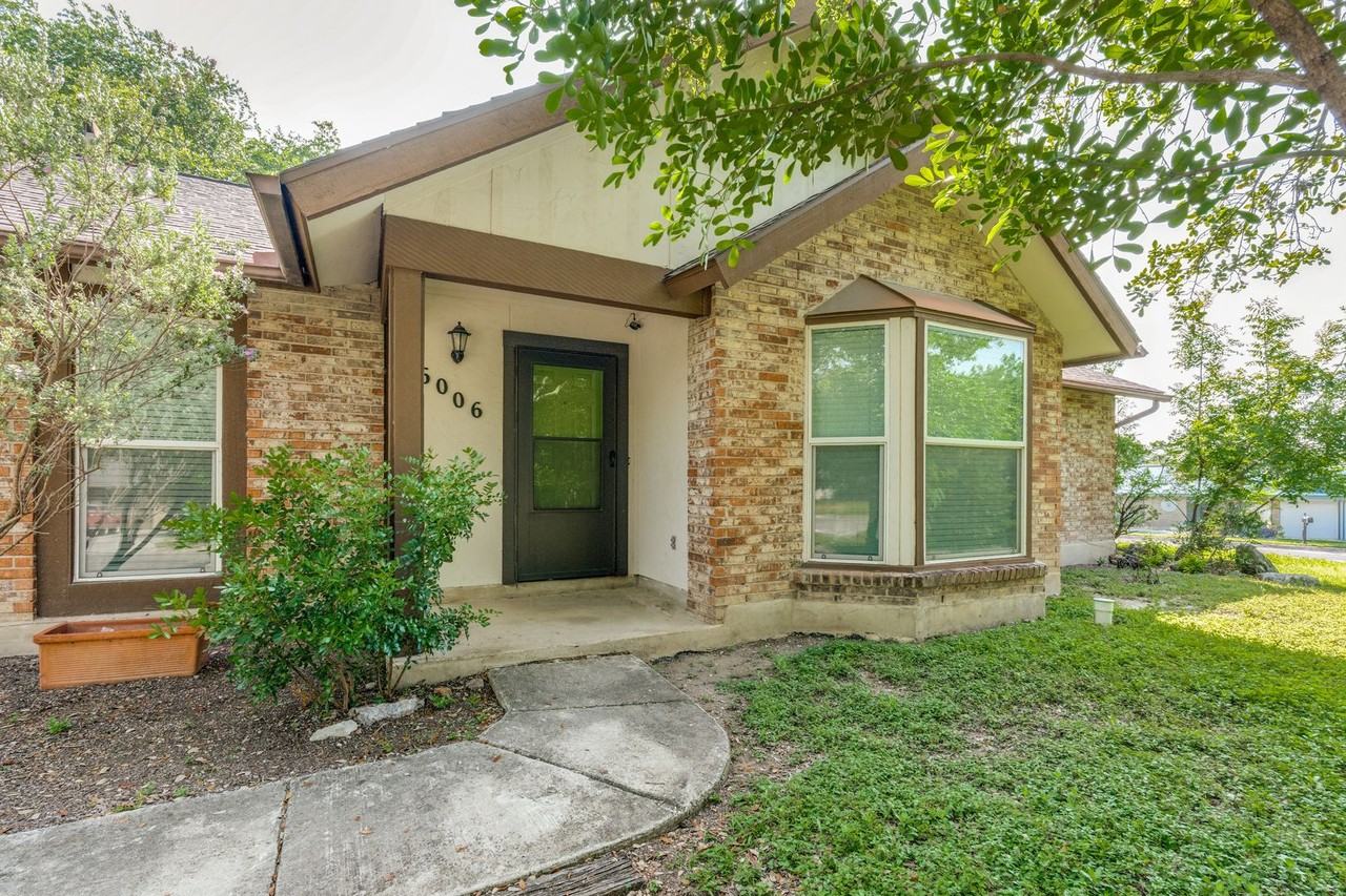 16006 Eagleway St - Photo 3 of 25