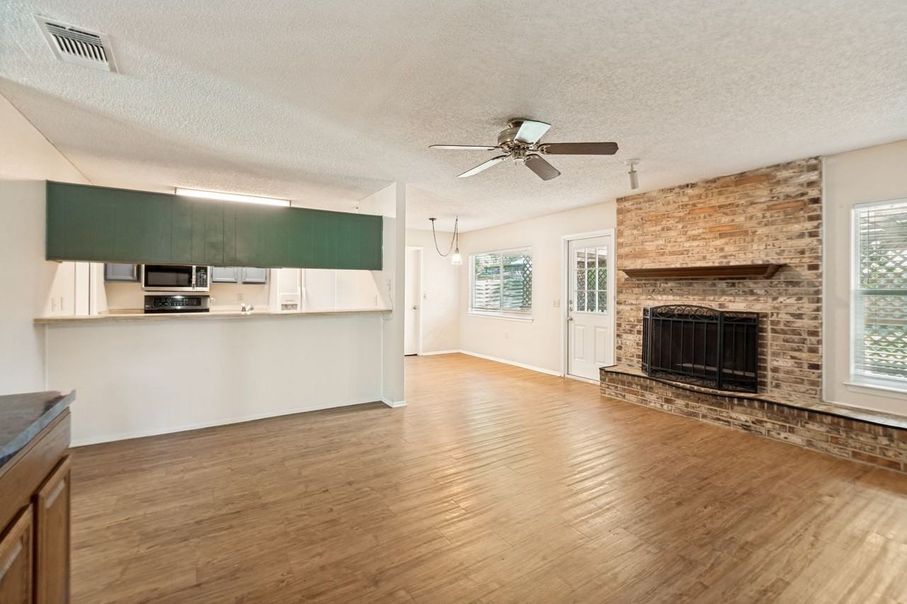 16006 Eagleway St - Photo 4 of 25