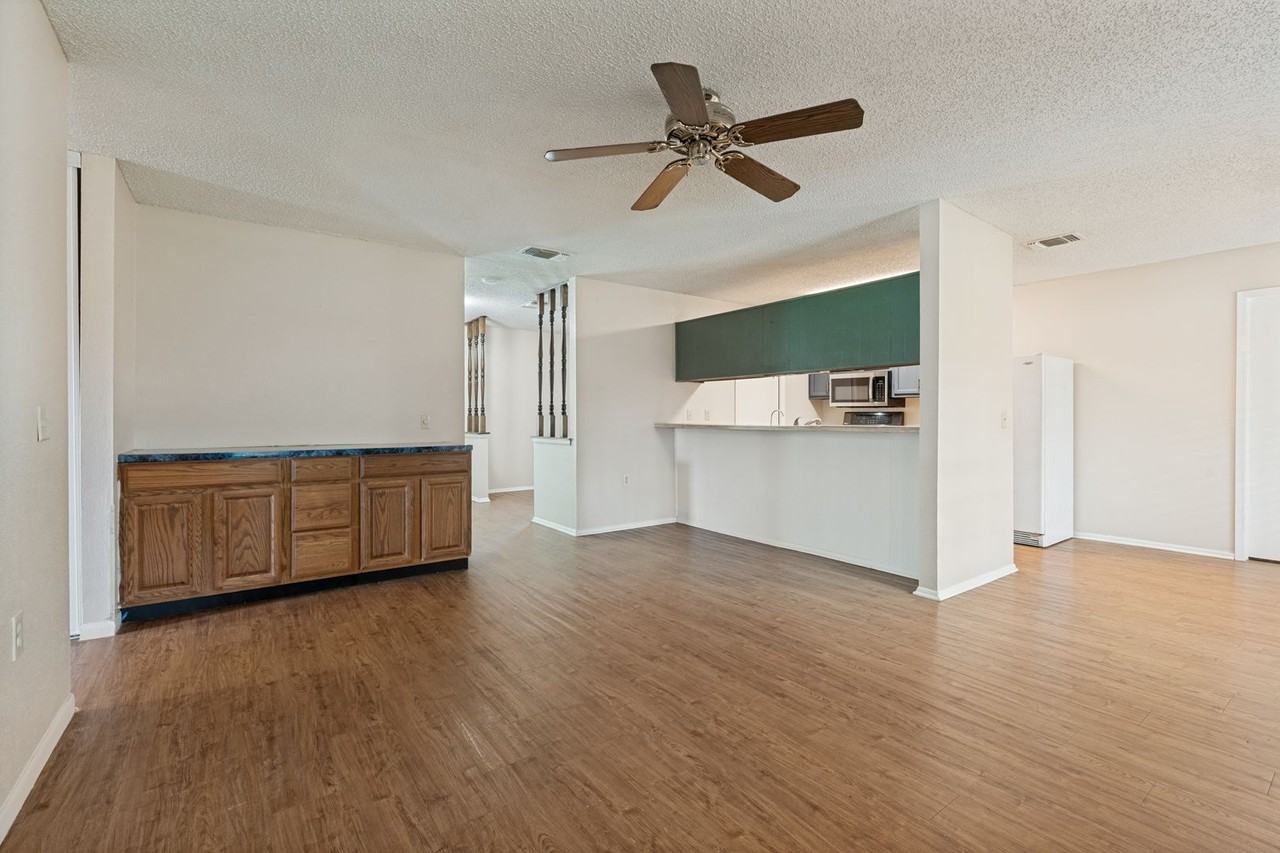 16006 Eagleway St - Photo 5 of 25