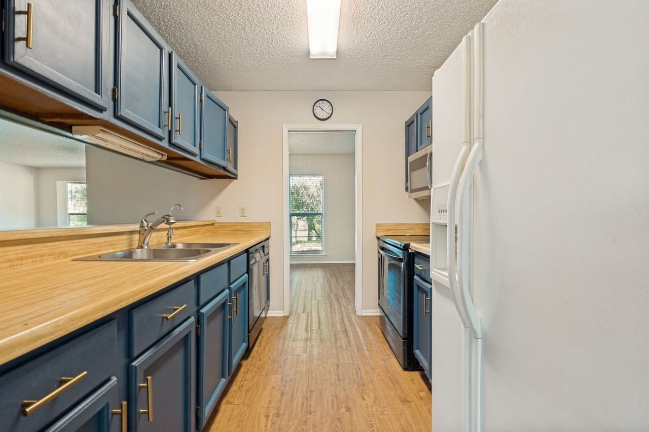 16006 Eagleway St - Photo 7 of 25