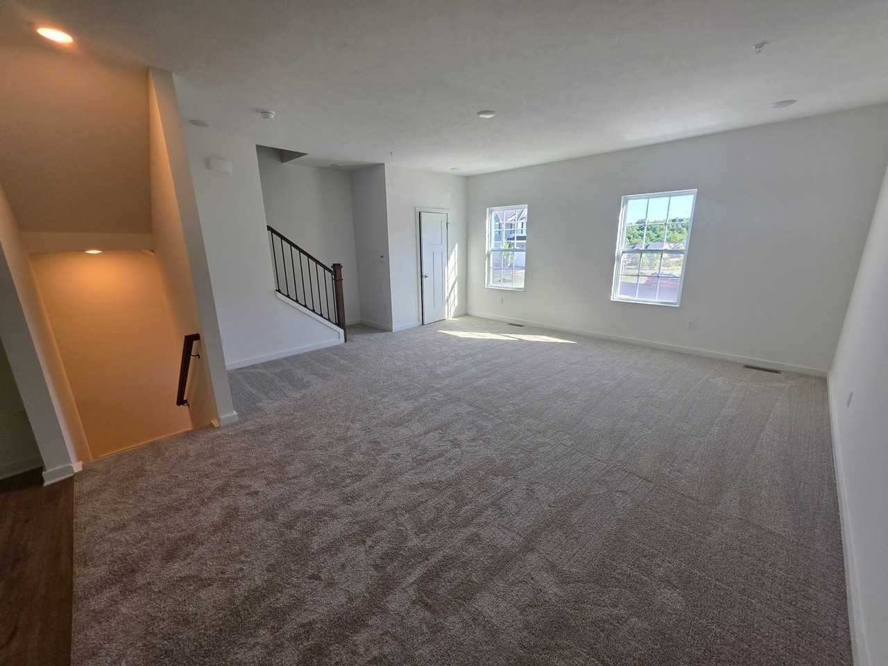 1806 Canterbury Dr - Photo 4 of 19