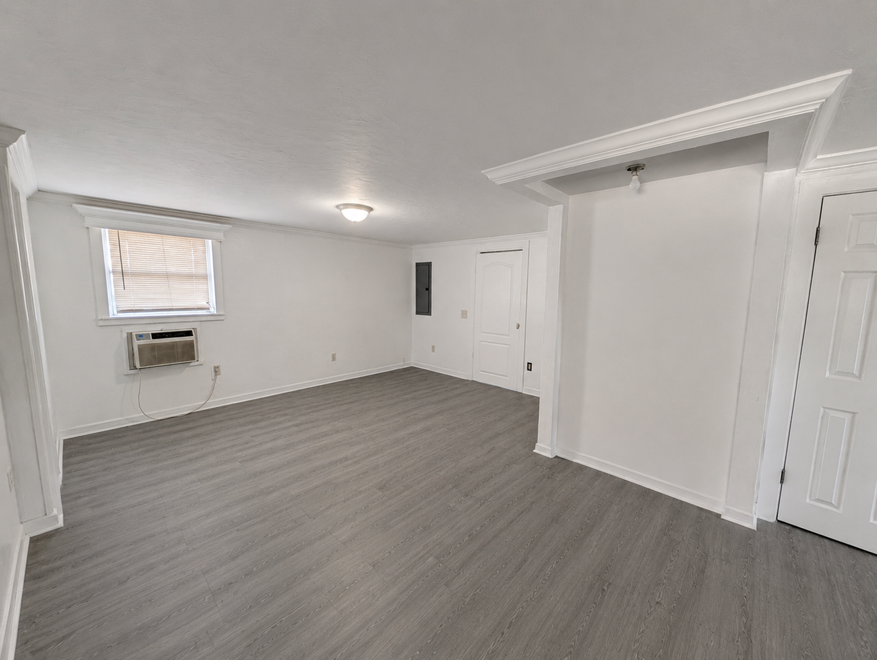 18550 Se 24th Pl - Photo 2 of 11