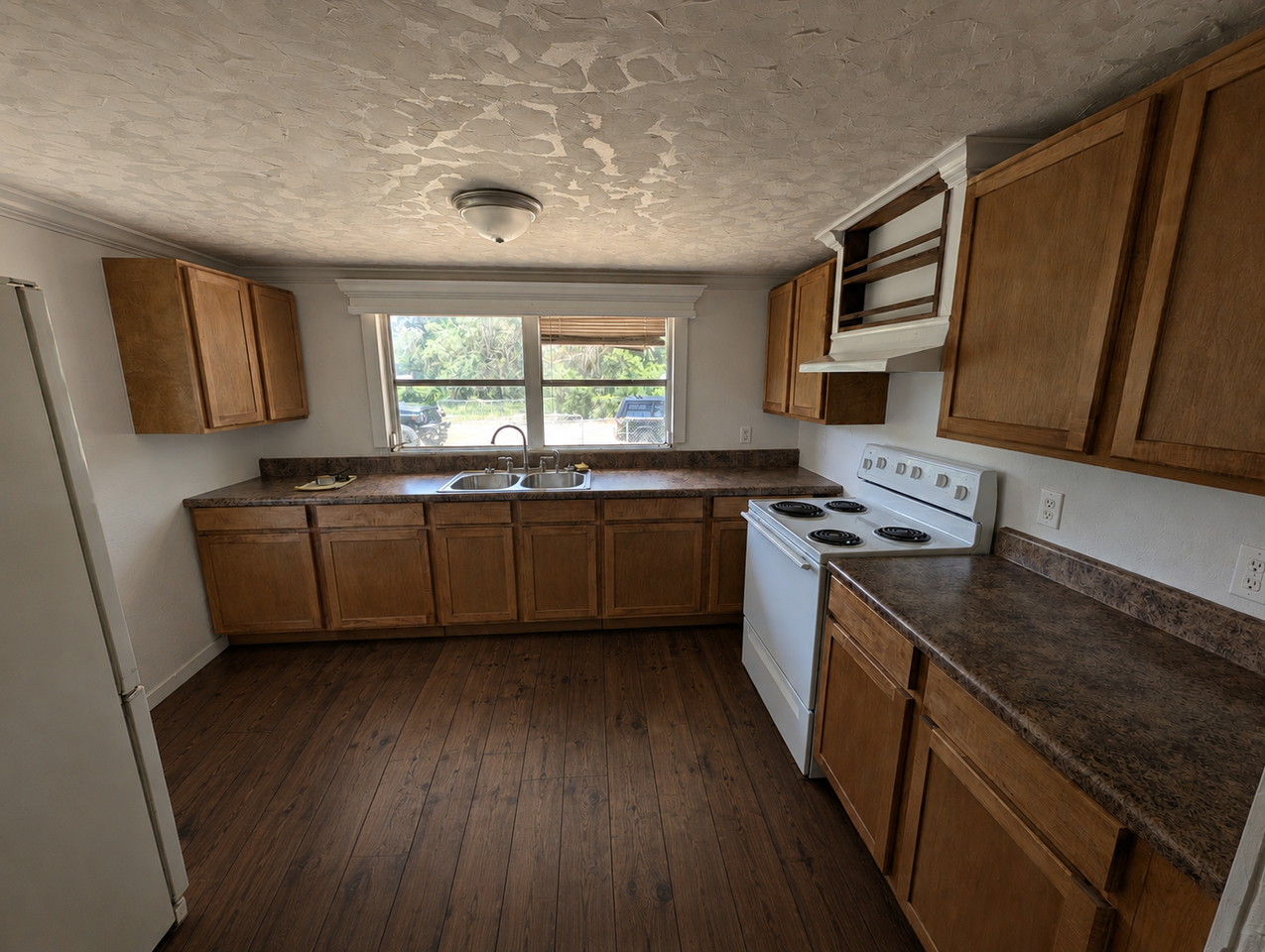 18550 Se 24th Pl - Photo 4 of 11