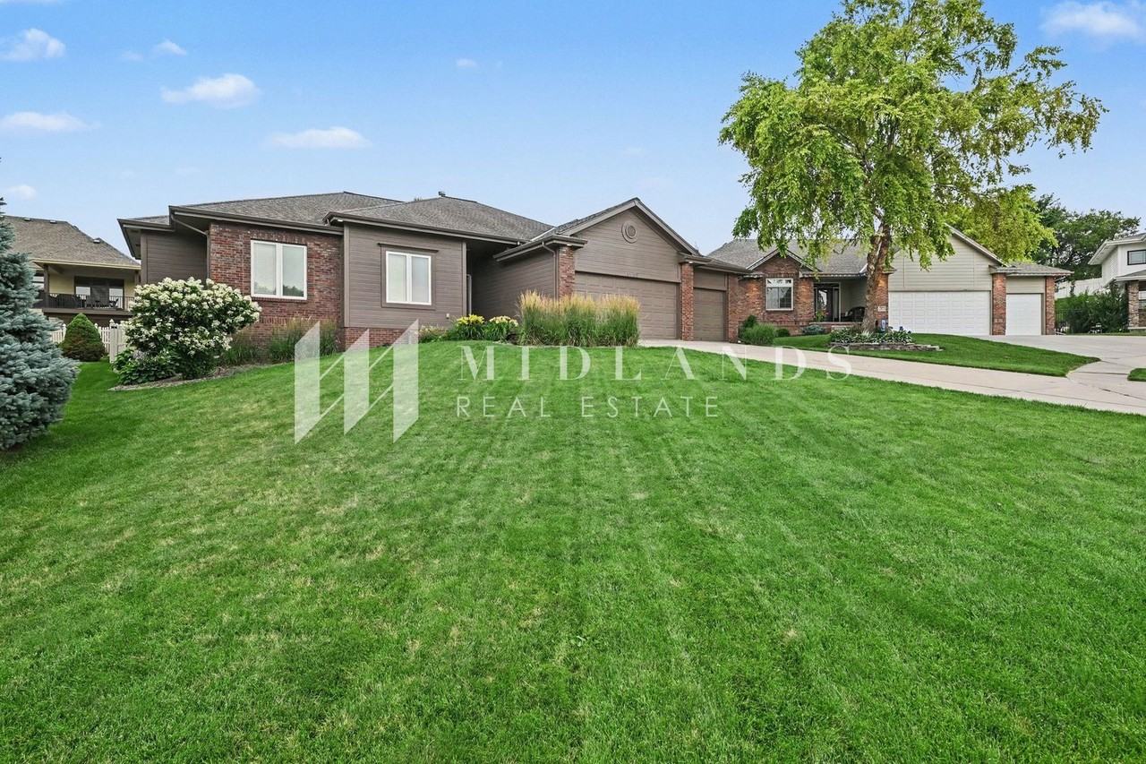 10307 Florence Cir - Photo 2 of 17