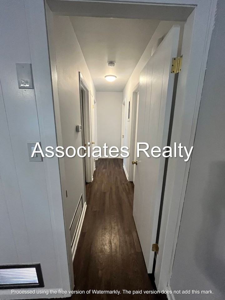 715 Nw 36th St - Photo 2 of 24
