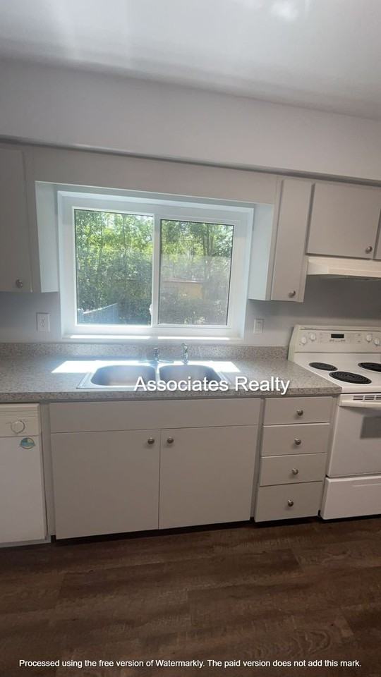 715 Nw 36th St - Photo 3 of 24