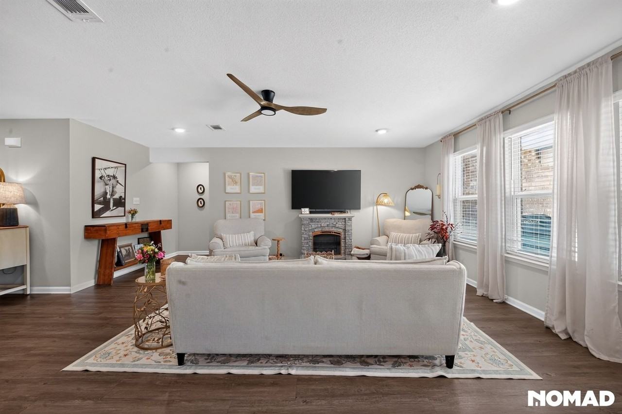 1008 Enclave Cir - Photo 5 of 38