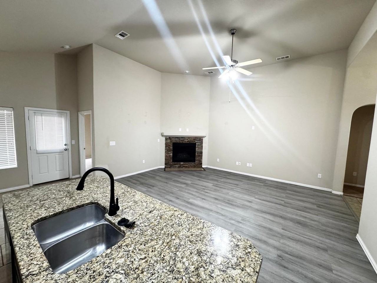 6608 Vanguard Rd - Photo 5 of 16