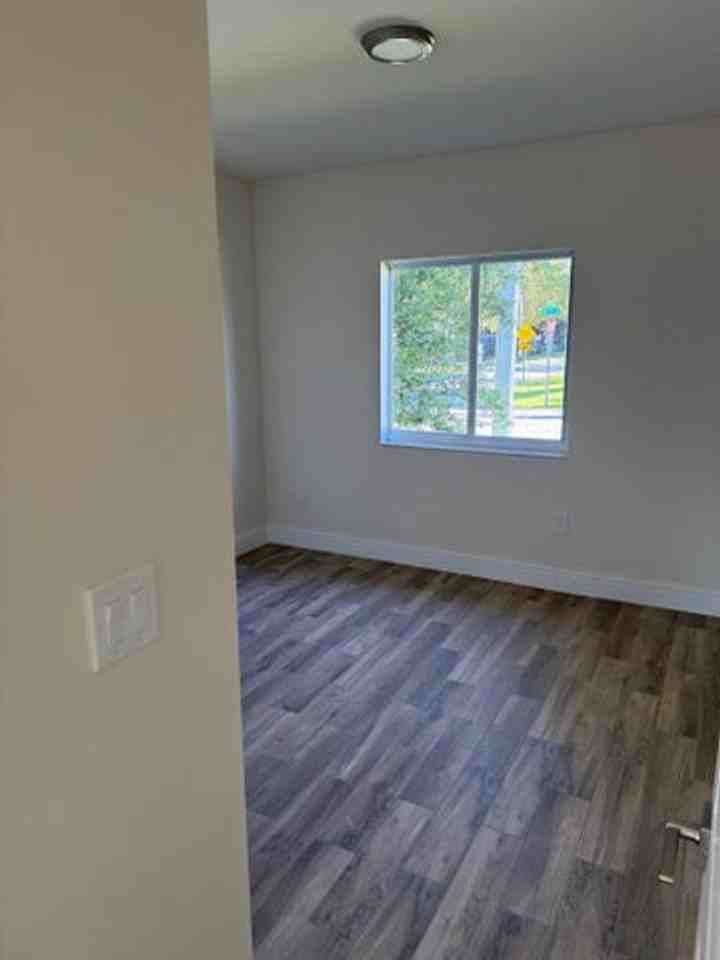 2999 Nw 9th St - Photo 7 of 11