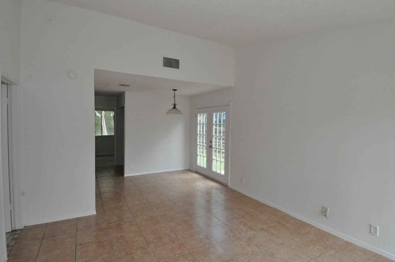 10612 Topperwein Dr #B - Photo 3 of 11
